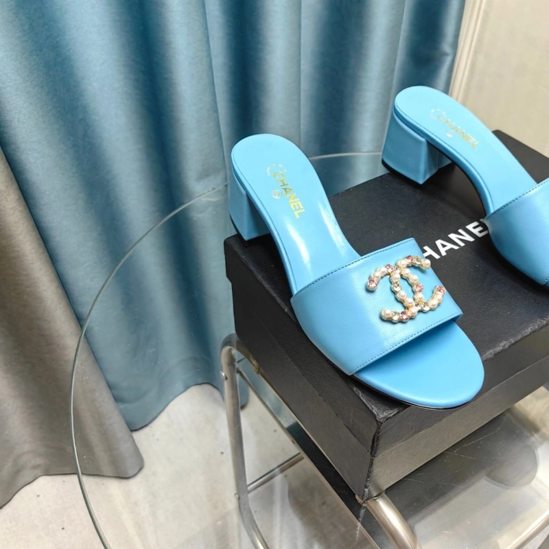 Unique Chxnxl Slippers 127895
