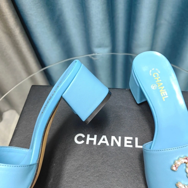 Unique Chxnxl Slippers 127895