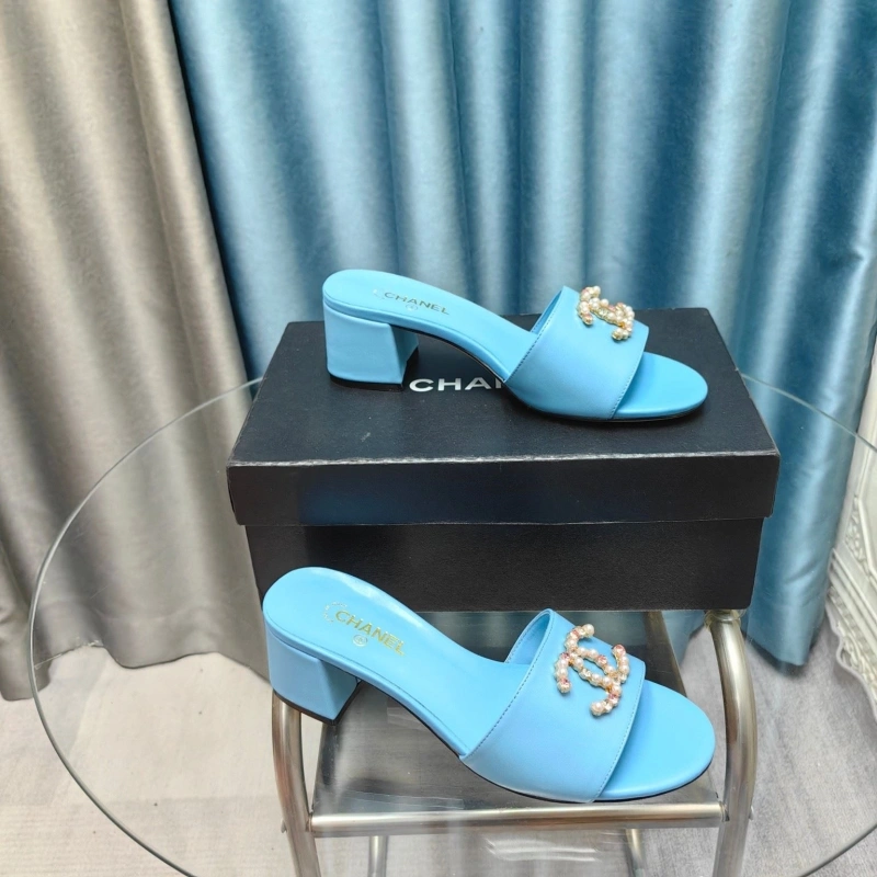 Unique Chxnxl Slippers 127895