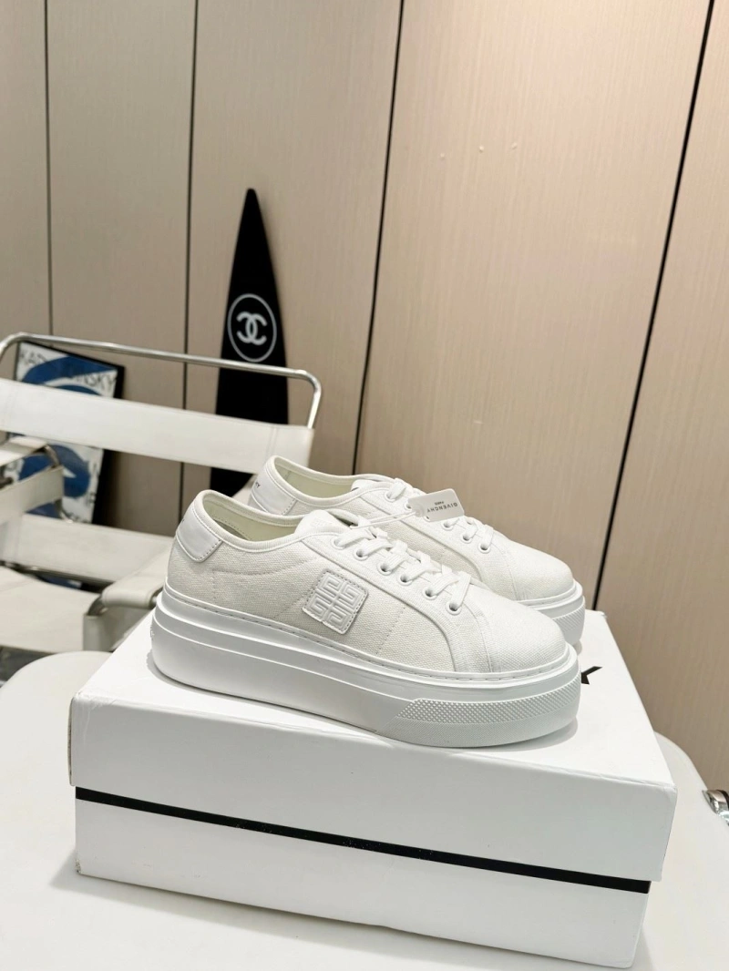 Efficient Gxvxnchy Sneakers 153840
