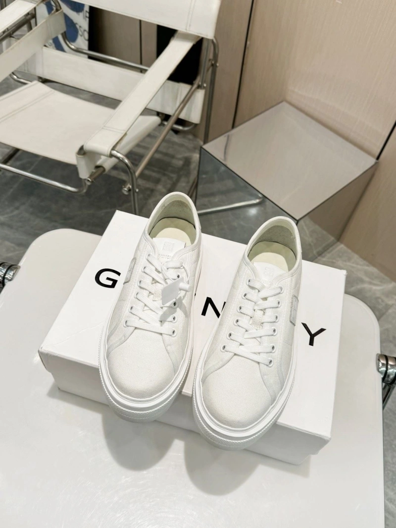 Efficient Gxvxnchy Sneakers 153840