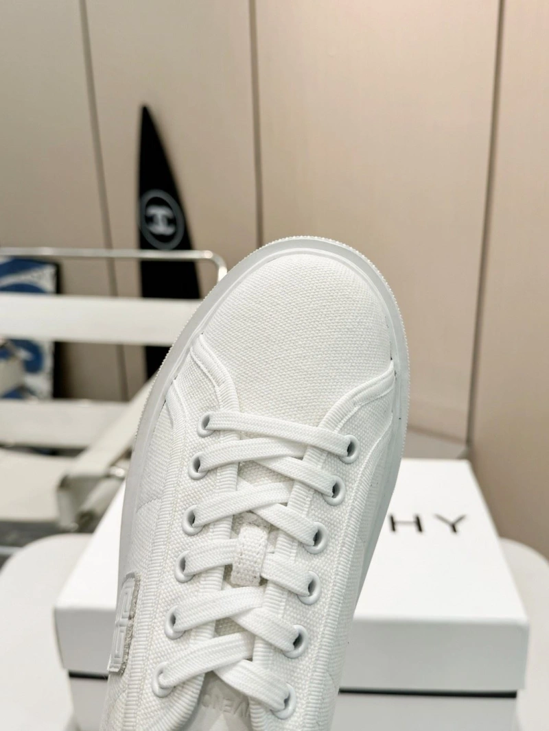 Efficient Gxvxnchy Sneakers 153840