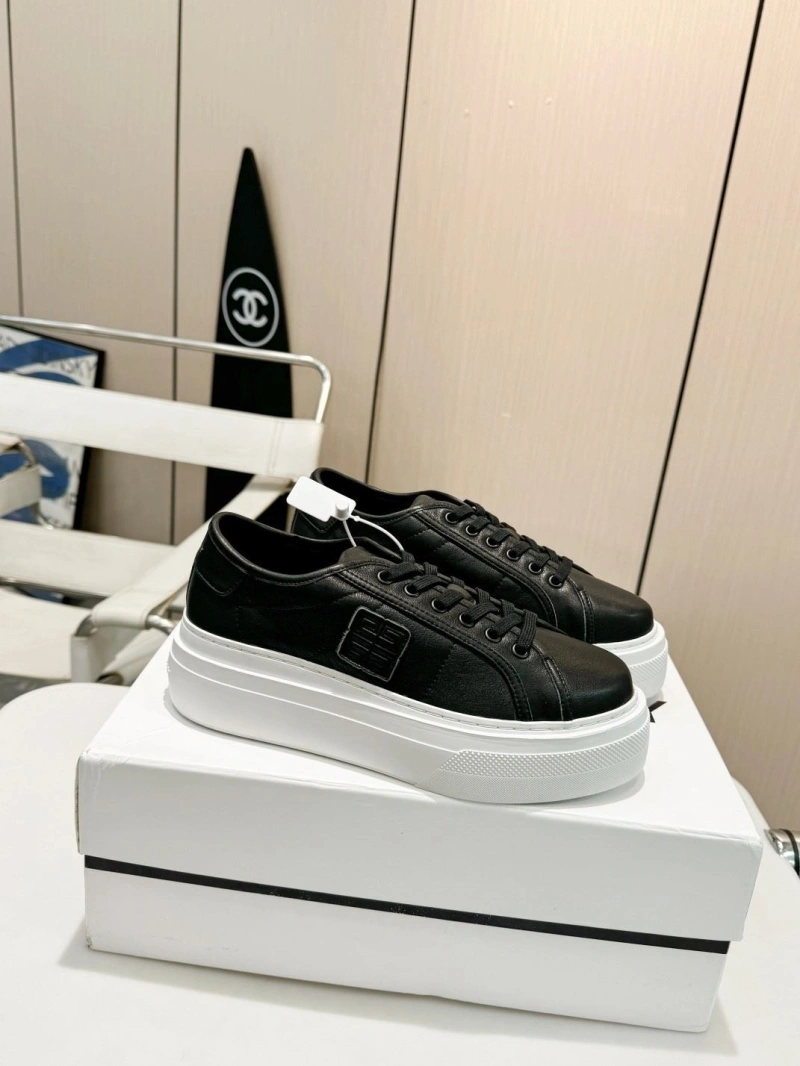 Classic Gxvxnchy Sneakers 153834