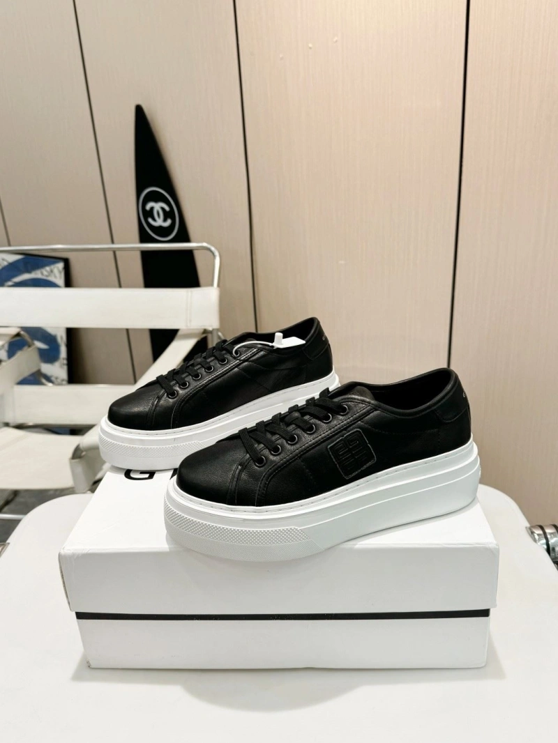 Classic Gxvxnchy Sneakers 153834