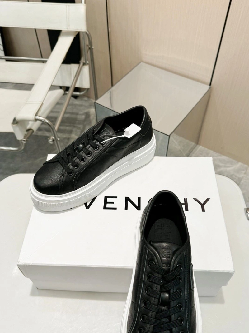 Classic Gxvxnchy Sneakers 153834