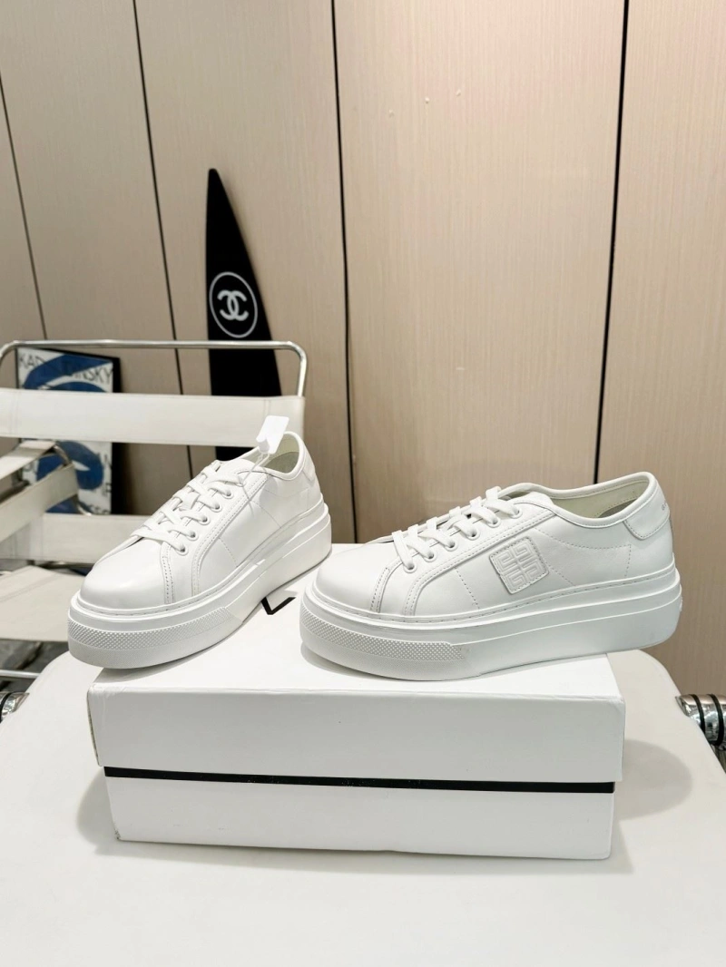 Gxvxnchy Sneakers Bright 153839