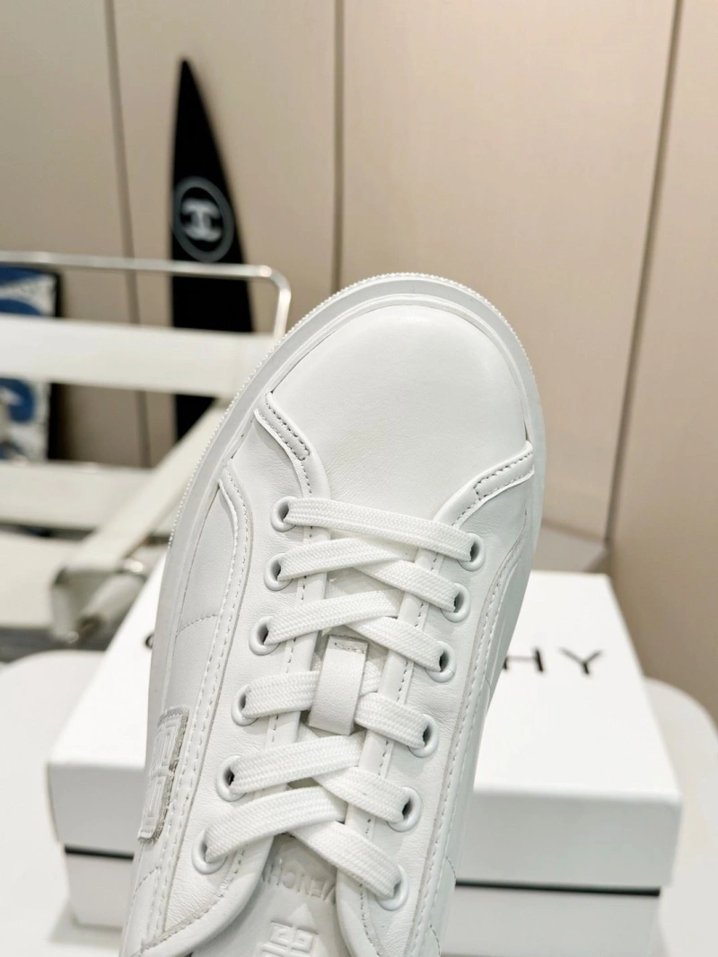Gxvxnchy Sneakers Bright 153839