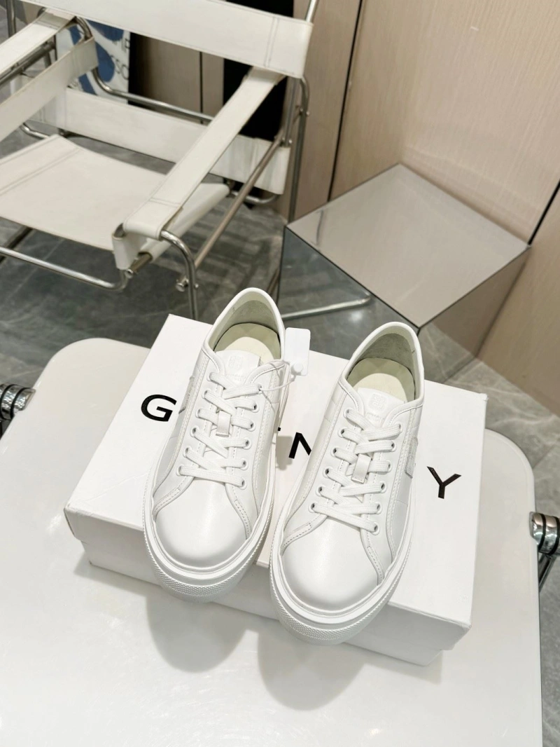 Gxvxnchy Sneakers Bright 153839