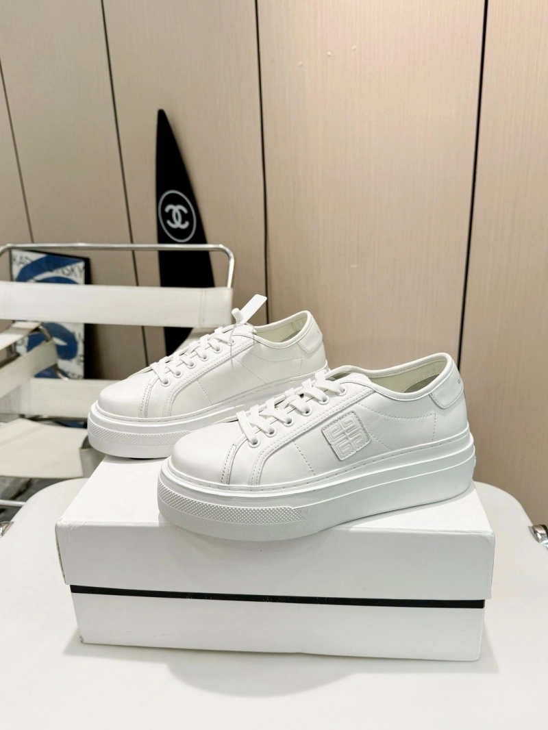 Gxvxnchy Sneakers Bright 153839