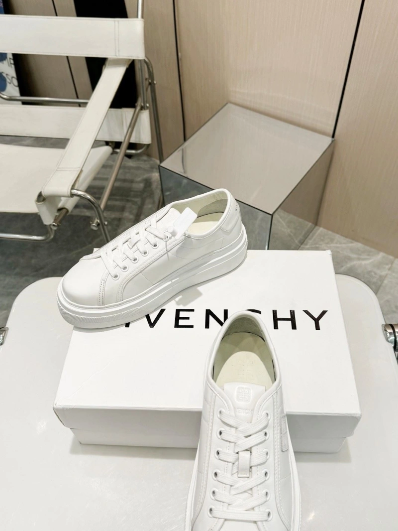 Gxvxnchy Sneakers Bright 153839