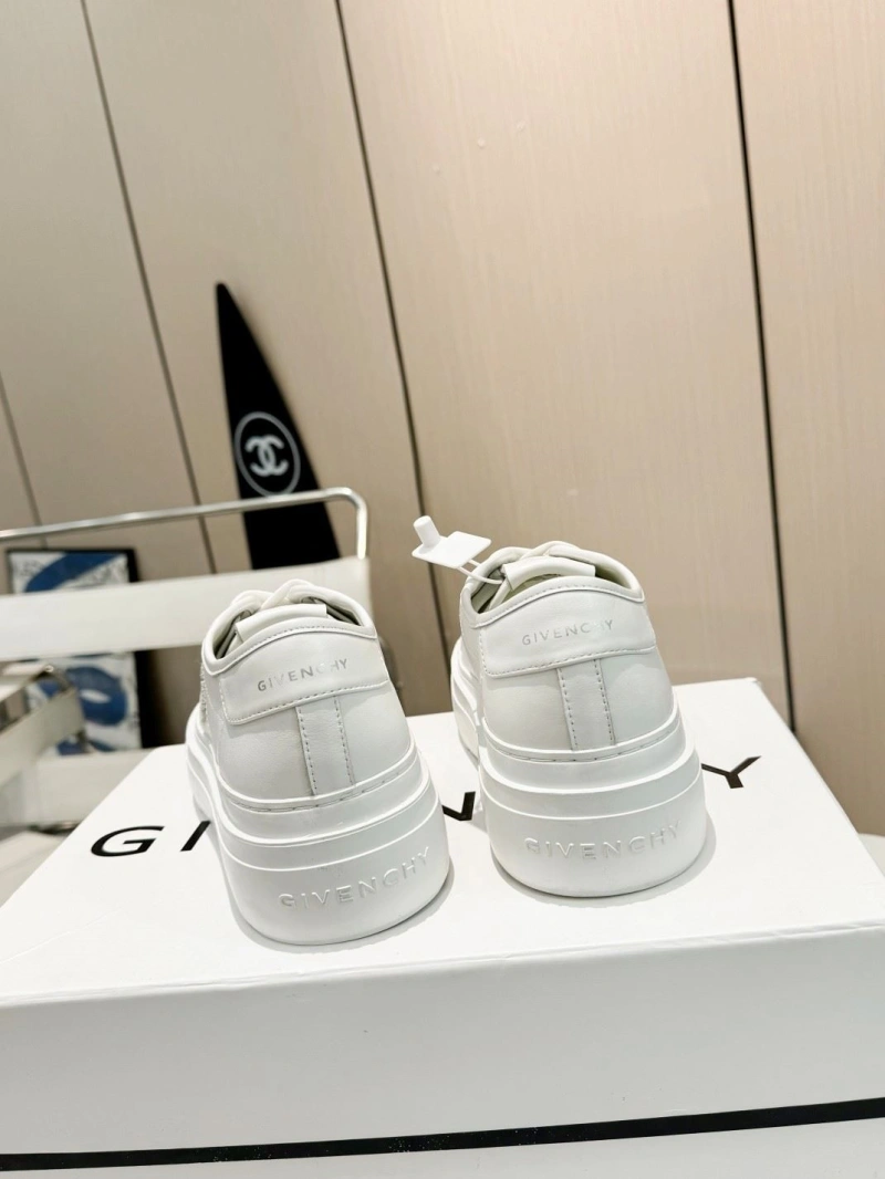 Gxvxnchy Sneakers Bright 153839