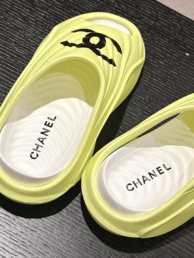 EasyMatch Chxnxl Slippers 127889