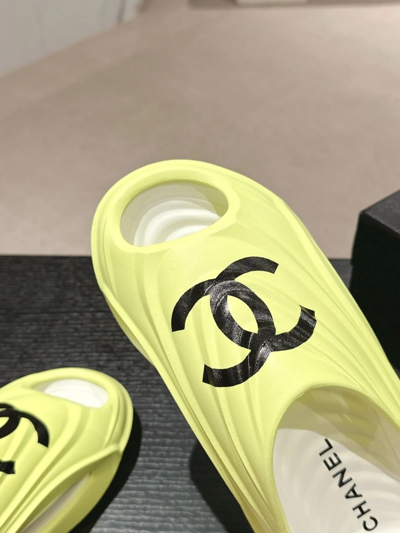 EasyMatch Chxnxl Slippers 127889