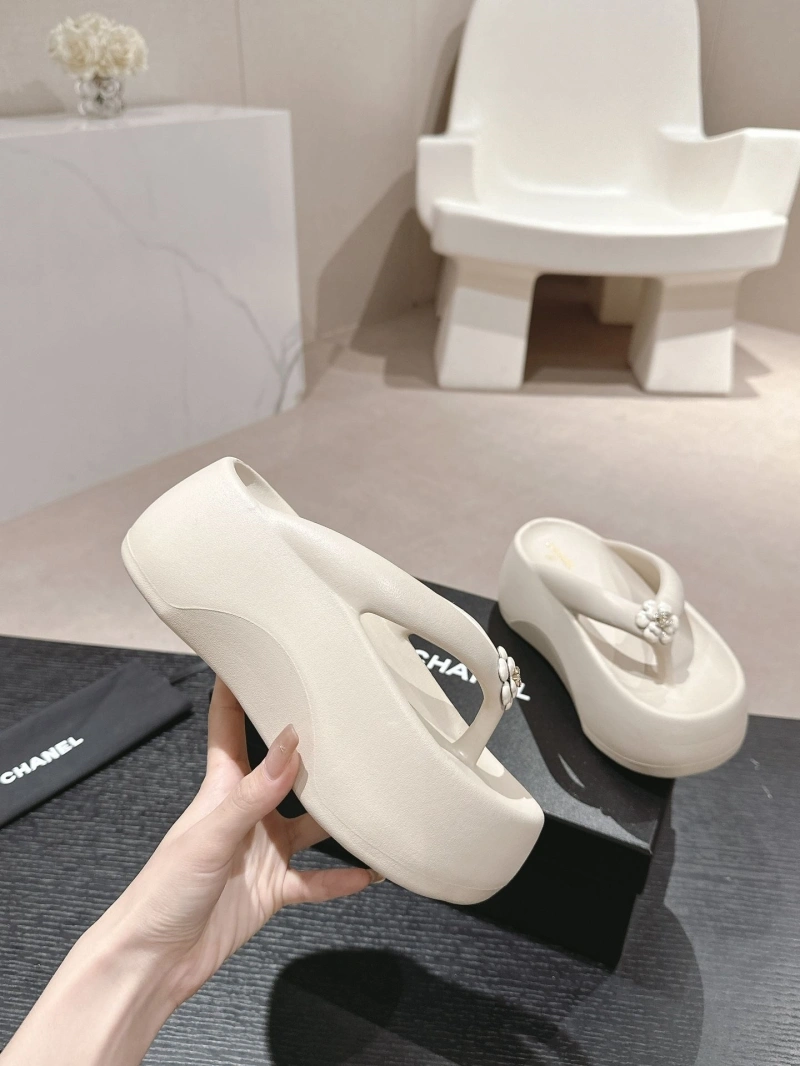 Timeless Chxnxl Slippers 127881