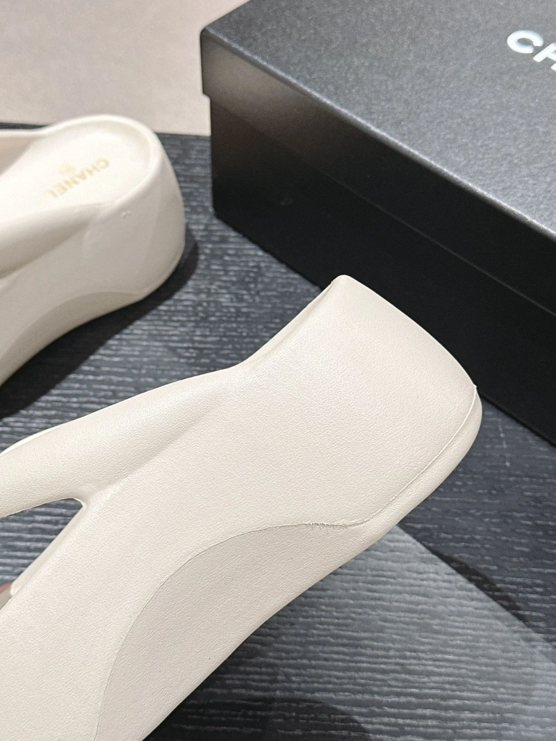 Timeless Chxnxl Slippers 127881