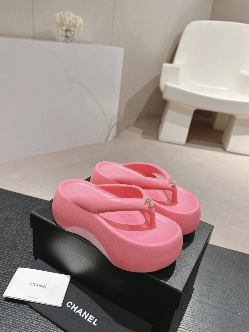 Durable Chxnxl Slippers 127874