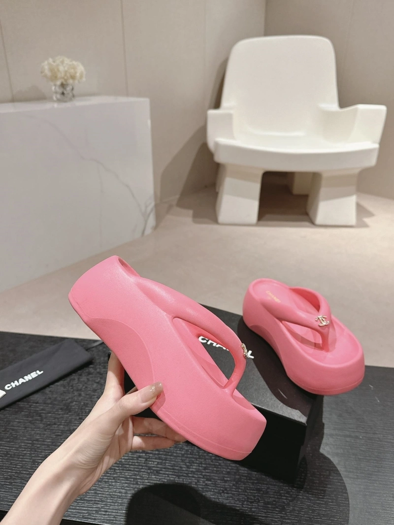 Durable Chxnxl Slippers 127874