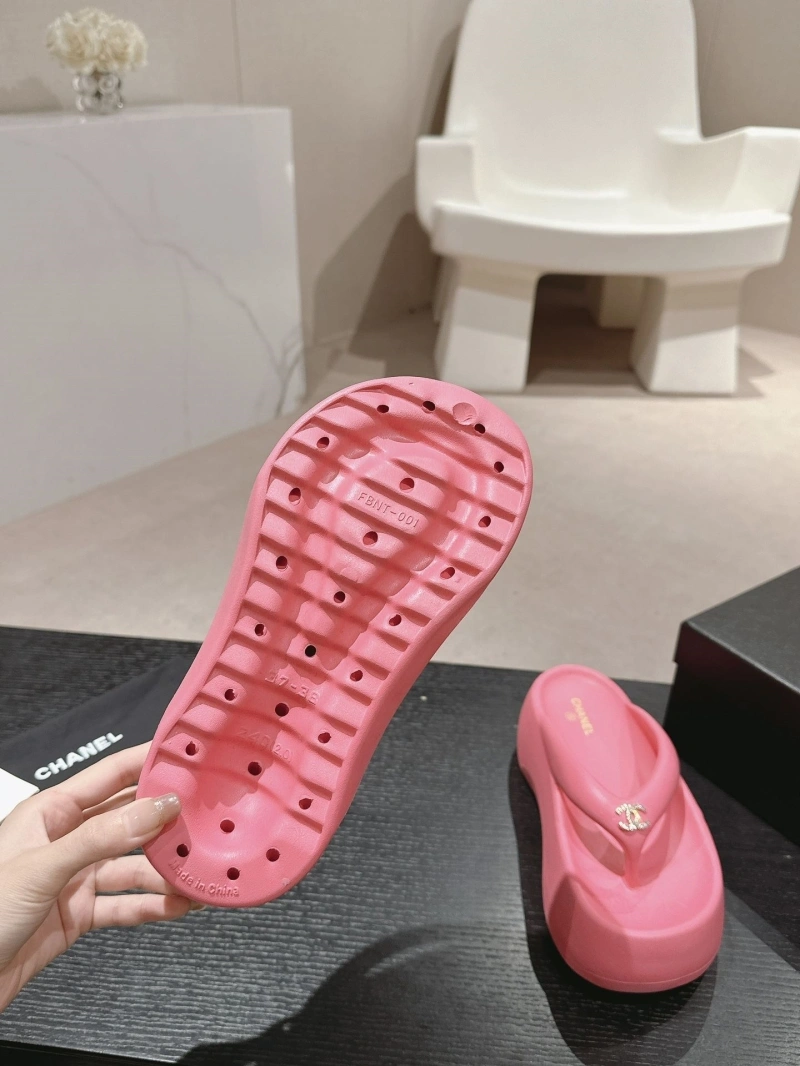Durable Chxnxl Slippers 127874