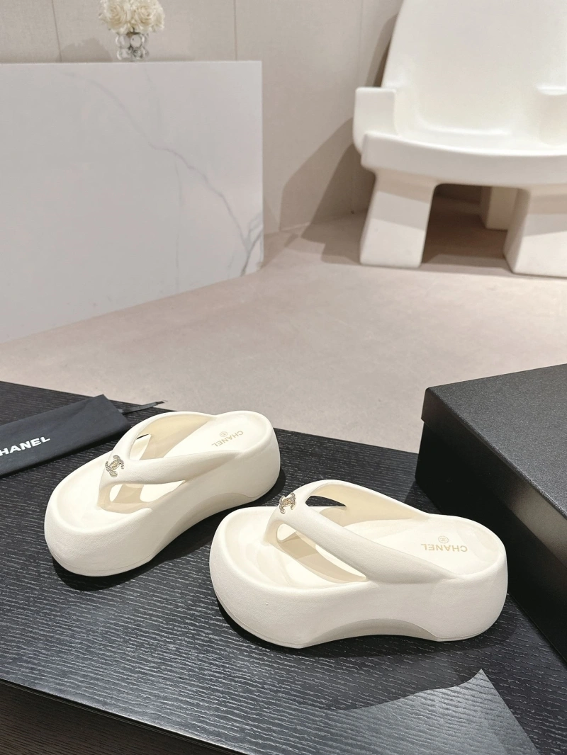 Reliable Chxnxl Slippers 127872