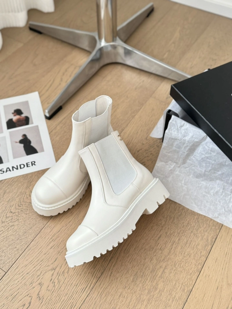 Sleek Chxnxl Boots 129551