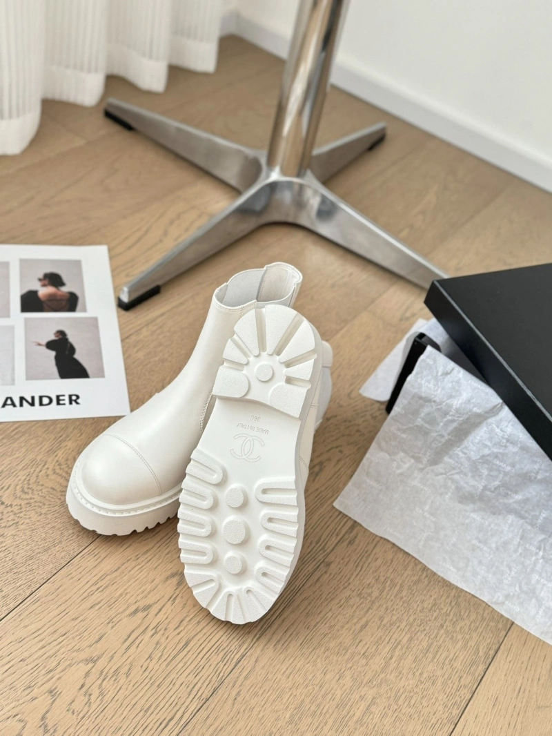 Sleek Chxnxl Boots 129551