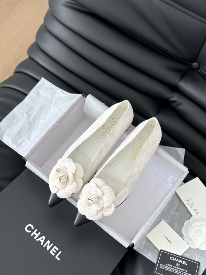 Compact Chxnxl Flat Shoes 129119