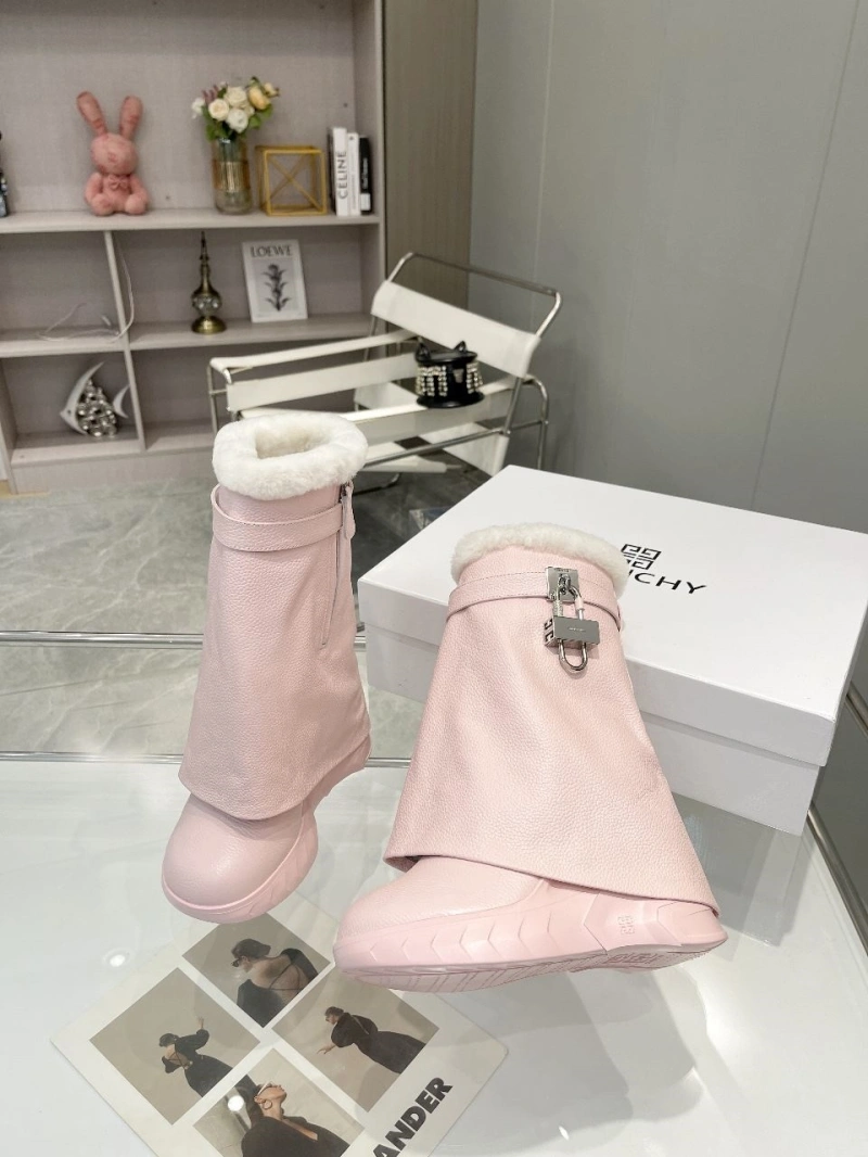 Gxvxnchy Boots Minimalist 153922