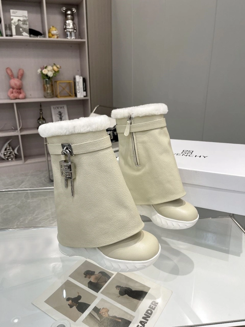 EyeCatching Gxvxnchy Boots 153920