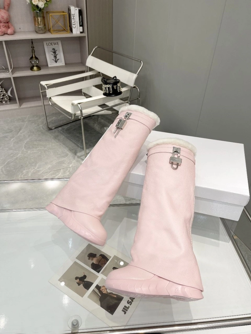 Gxvxnchy Boots WellDesigned 153910