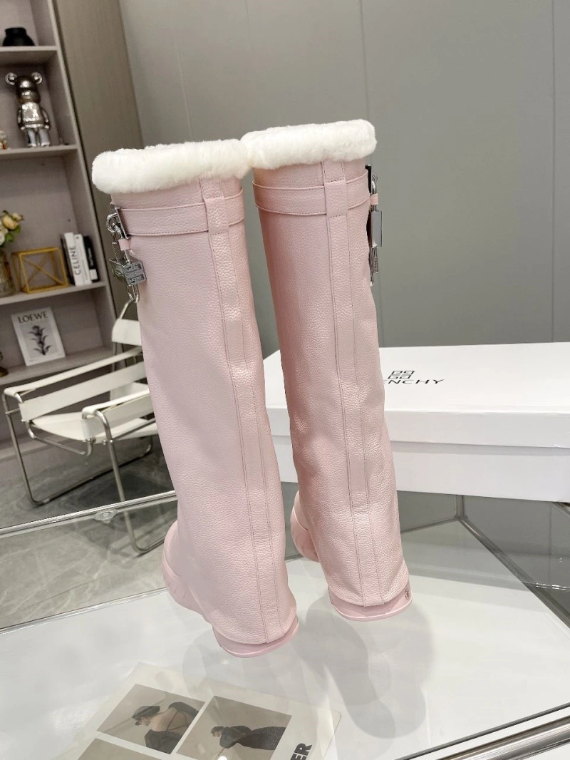 Gxvxnchy Boots WellDesigned 153910