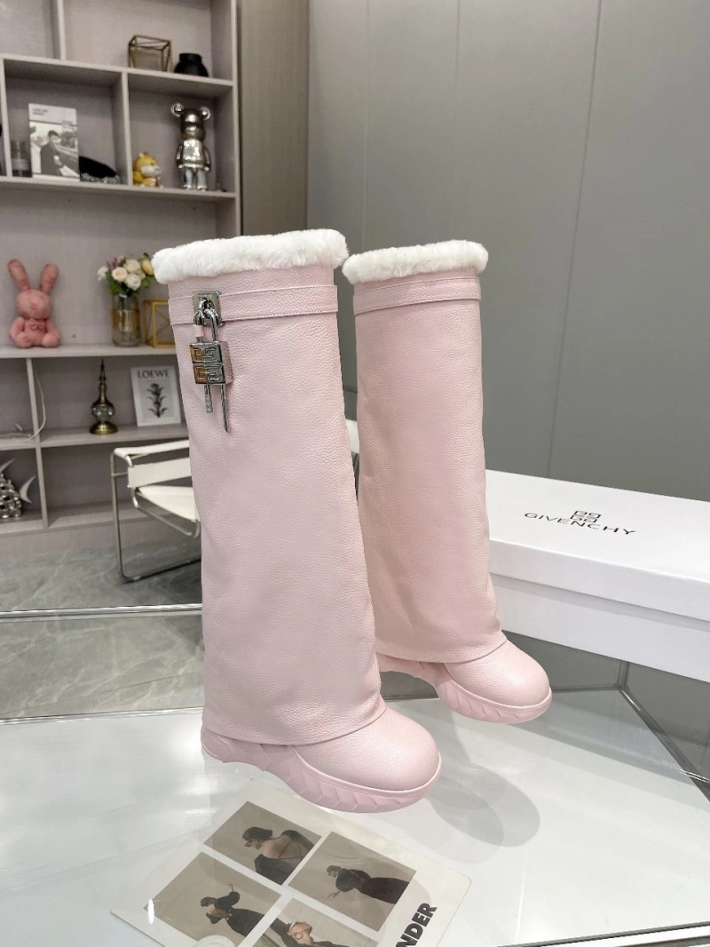 Gxvxnchy Boots WellDesigned 153910
