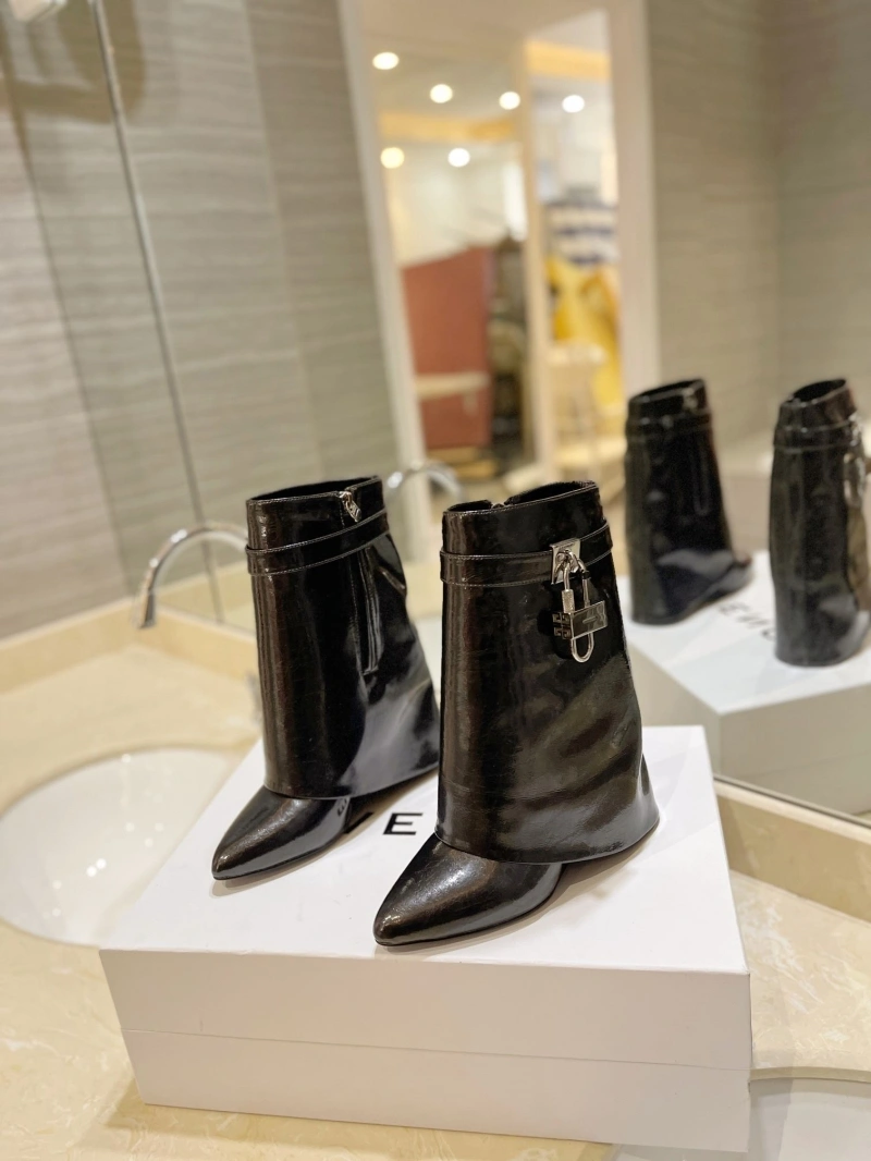 Gxvxnchy Boots Affordable 153902