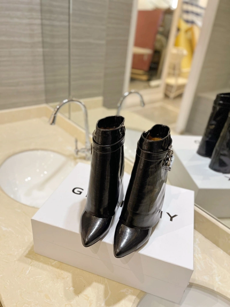 Gxvxnchy Boots Affordable 153902