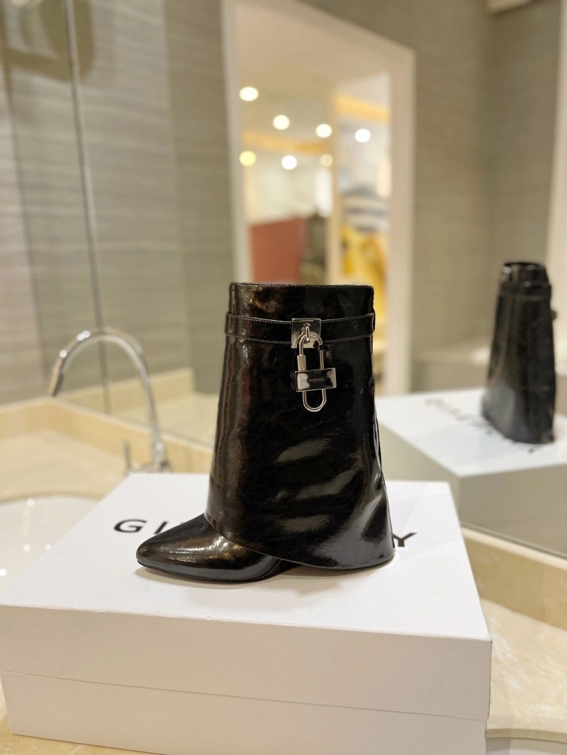 Gxvxnchy Boots Affordable 153902