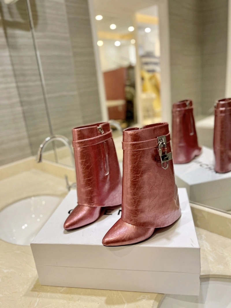SportInspired Gxvxnchy Boots 153913