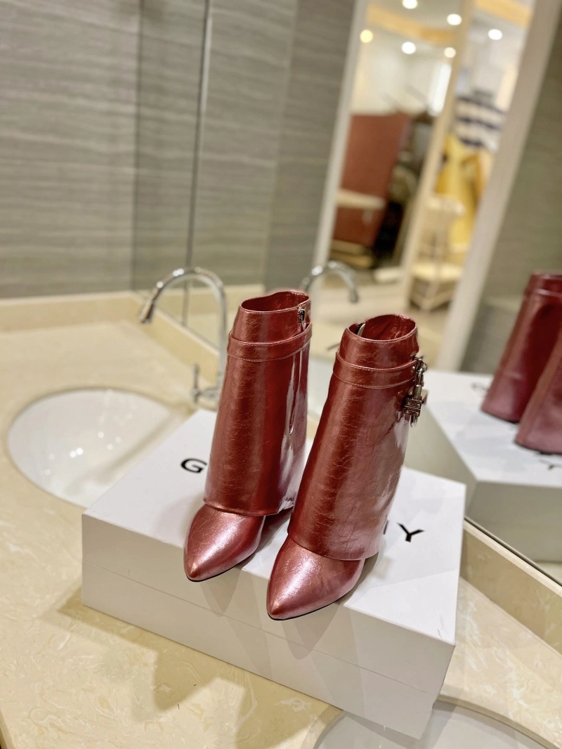 SportInspired Gxvxnchy Boots 153913