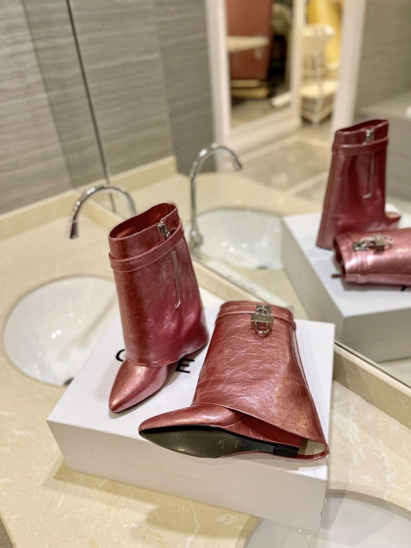 SportInspired Gxvxnchy Boots 153913