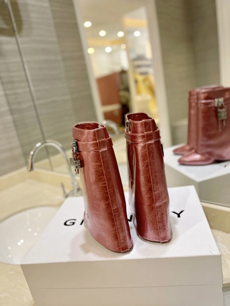 SportInspired Gxvxnchy Boots 153913