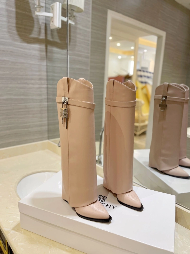 Versatile Gxvxnchy Boots 153903
