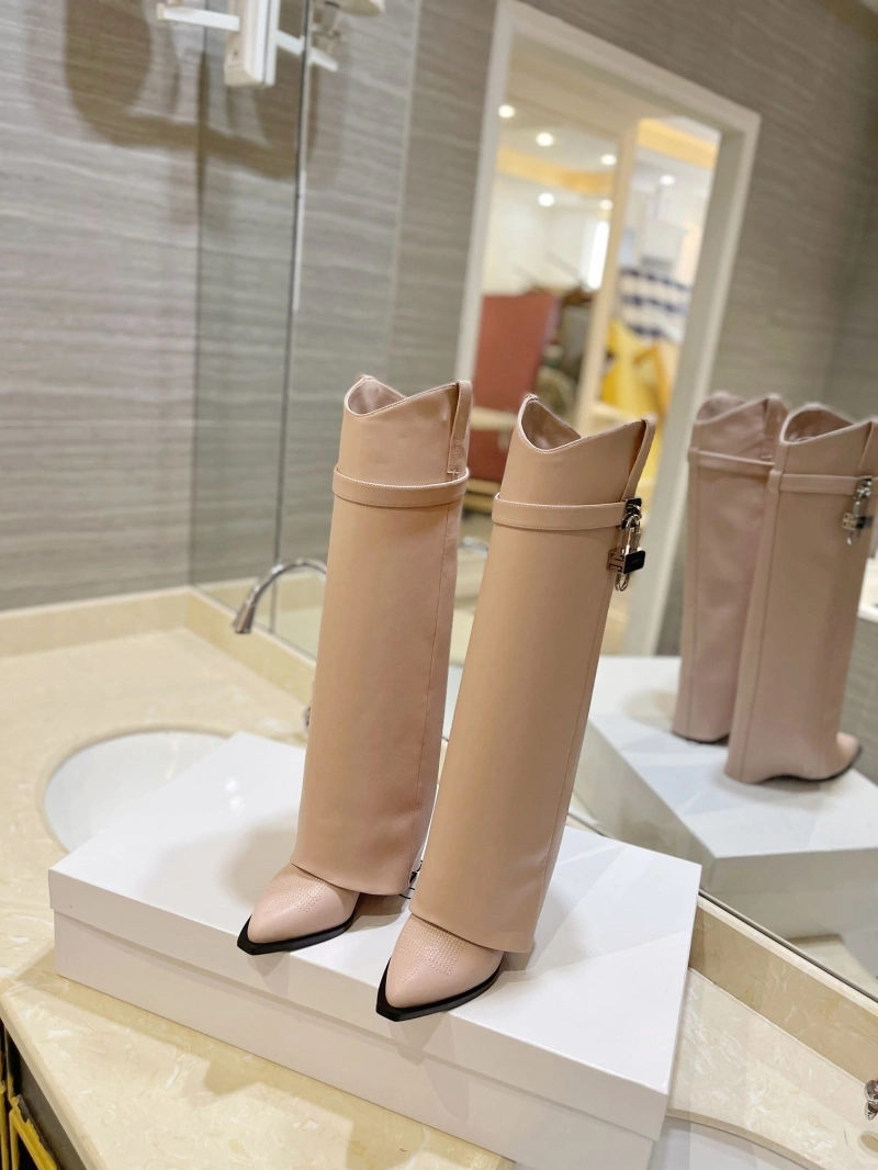 Versatile Gxvxnchy Boots 153903