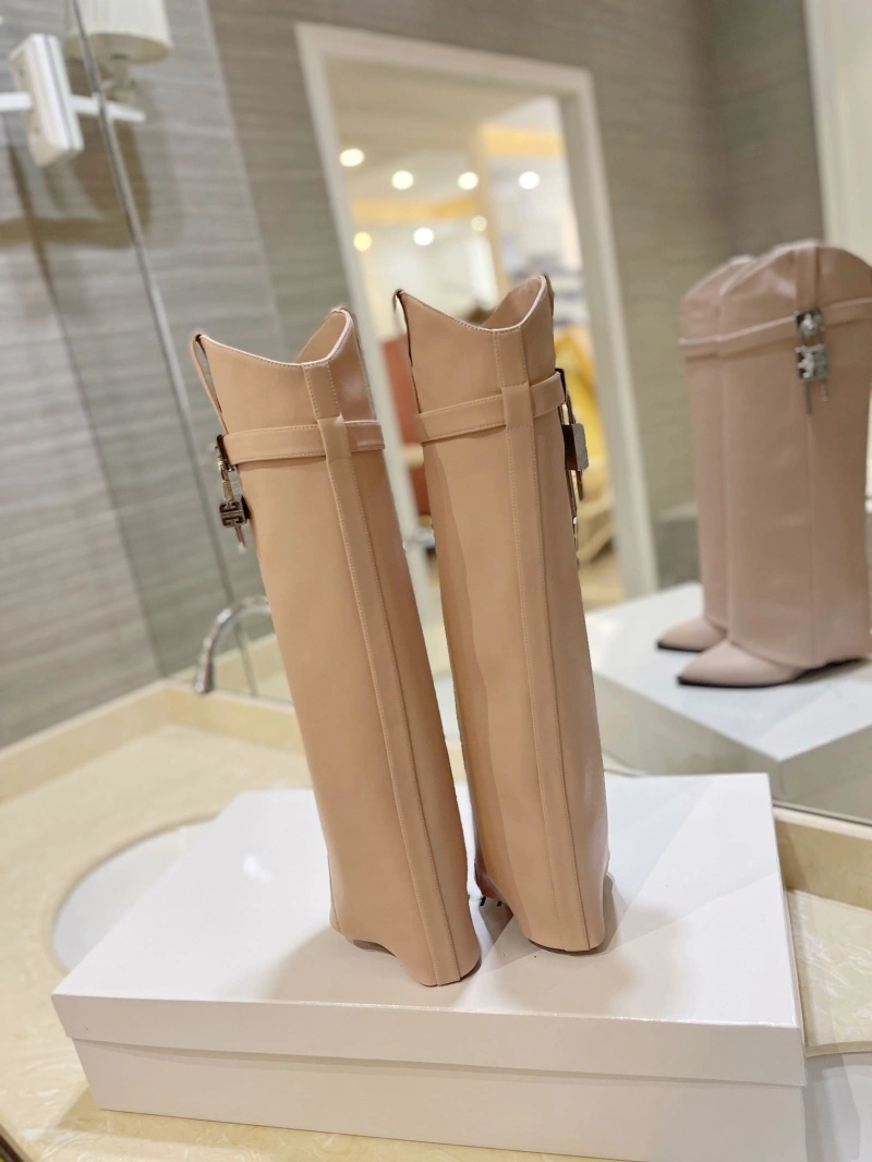 Versatile Gxvxnchy Boots 153903