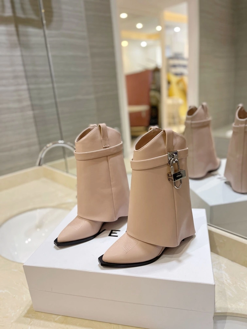 Gxvxnchy Boots Flexible 153912