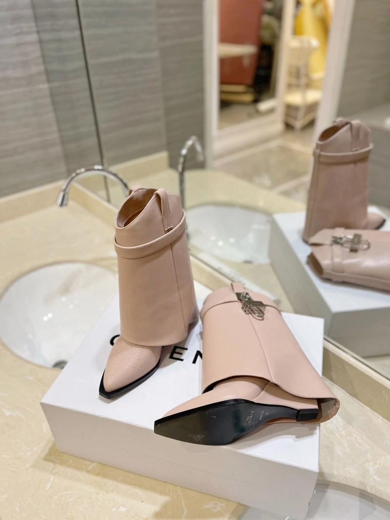 Gxvxnchy Boots Flexible 153912