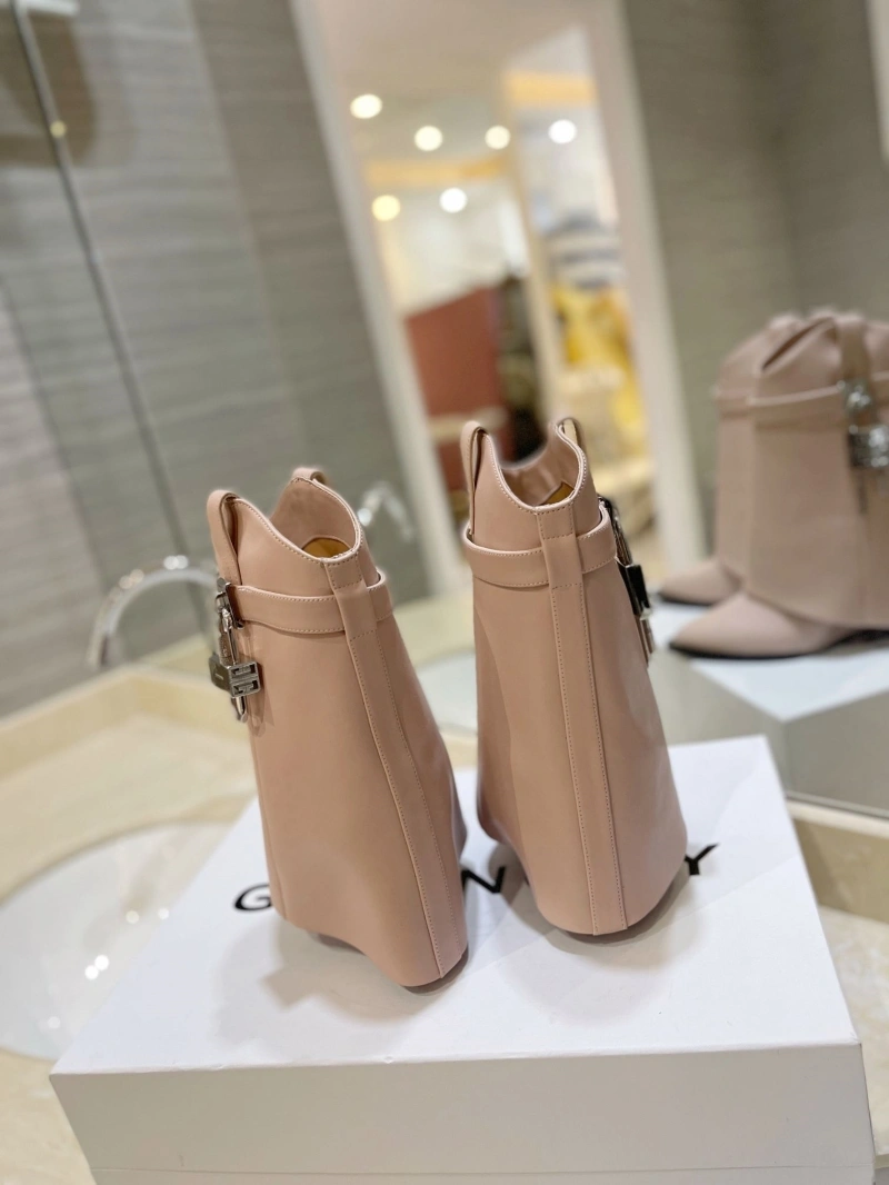Gxvxnchy Boots Flexible 153912