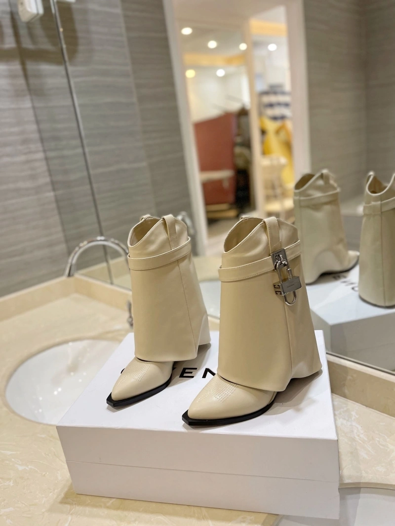 Timeless Gxvxnchy Boots 153899