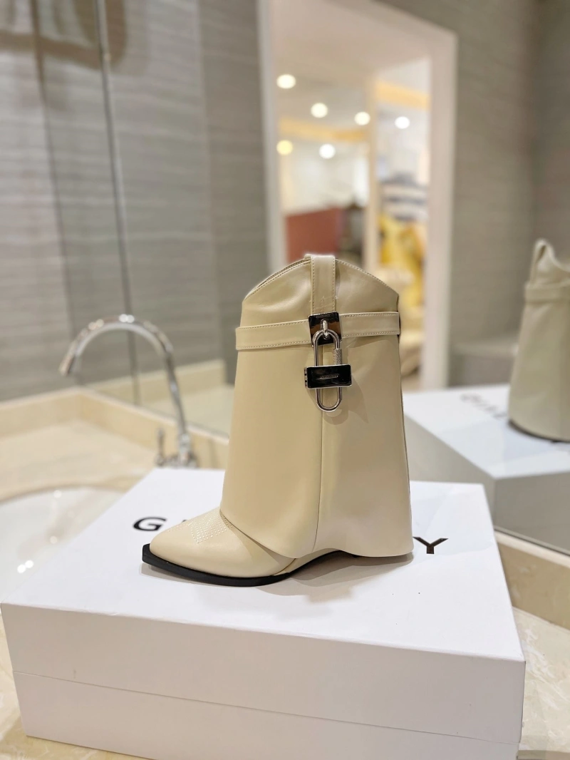 Timeless Gxvxnchy Boots 153899