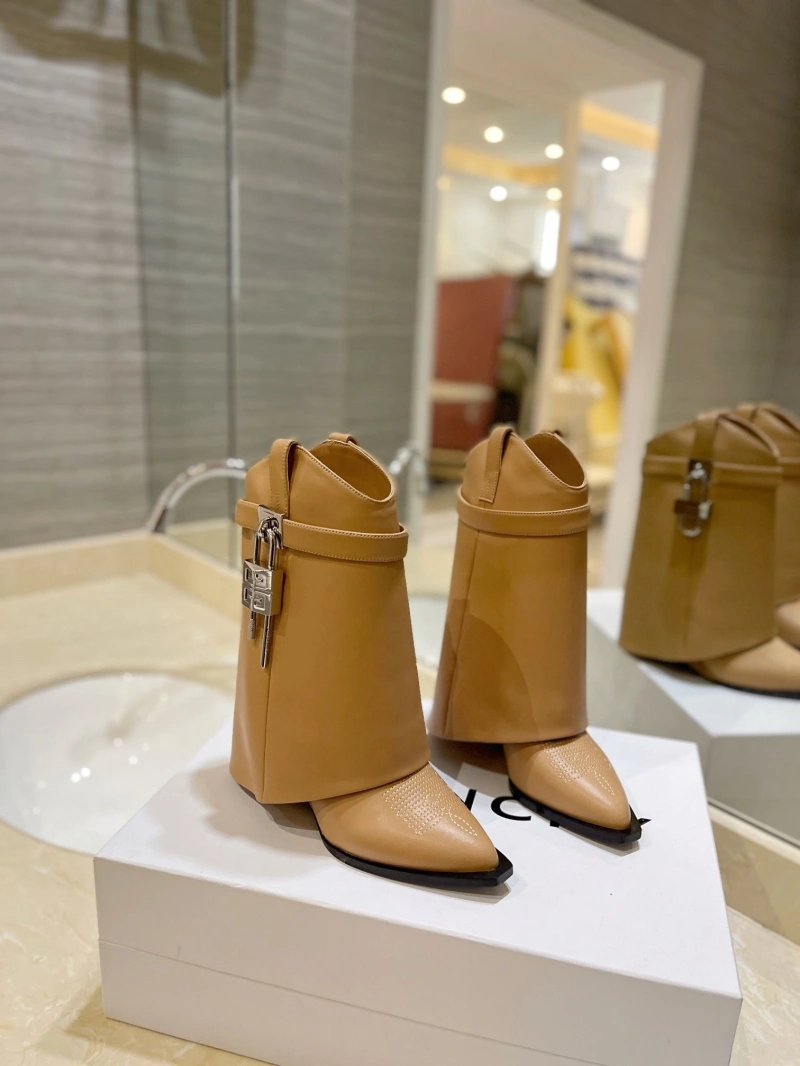 Gxvxnchy Boots Refined 153907
