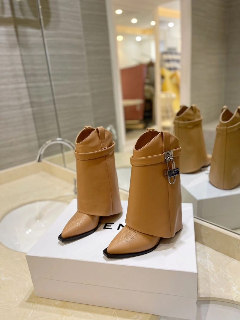 Gxvxnchy Boots Refined 153907