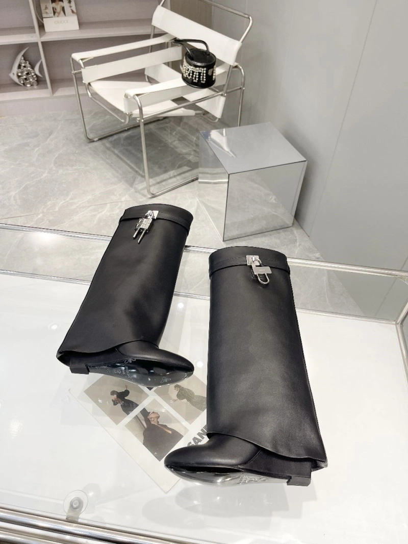 Gxvxnchy Boots Modern 153900