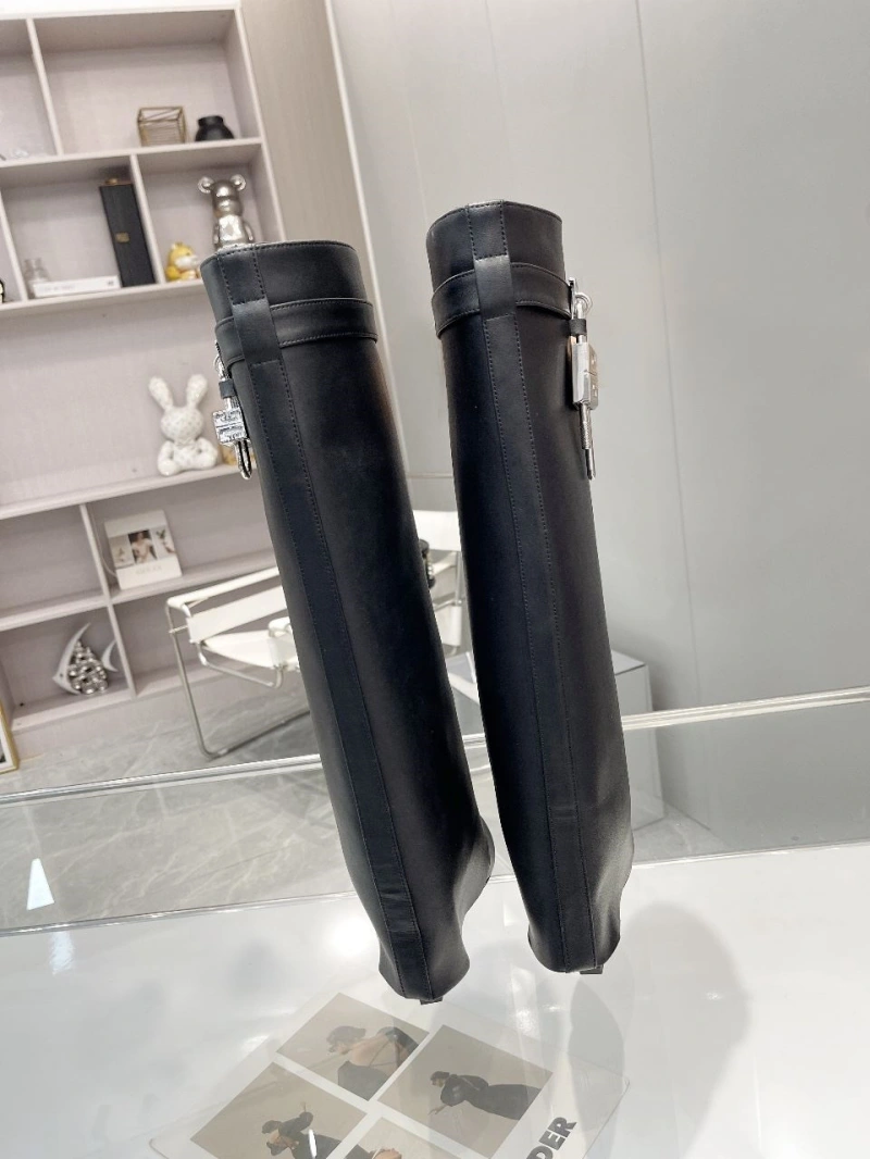 Gxvxnchy Boots Modern 153900